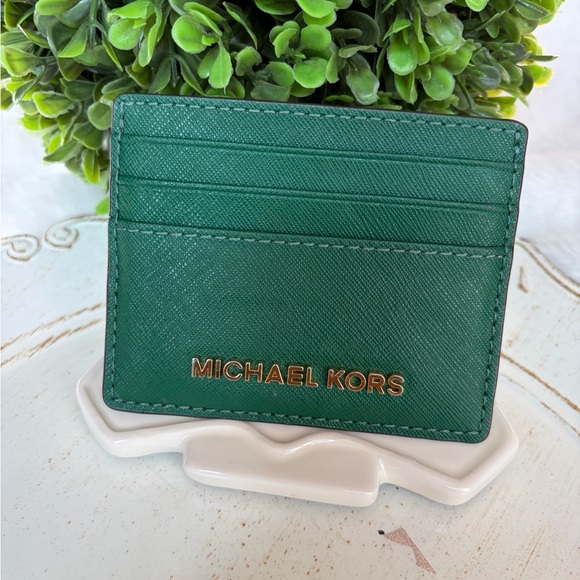 Michael Kors bundle (2) Green leather Cardholder  and gold hinge bracelet - Picture 4 of 11